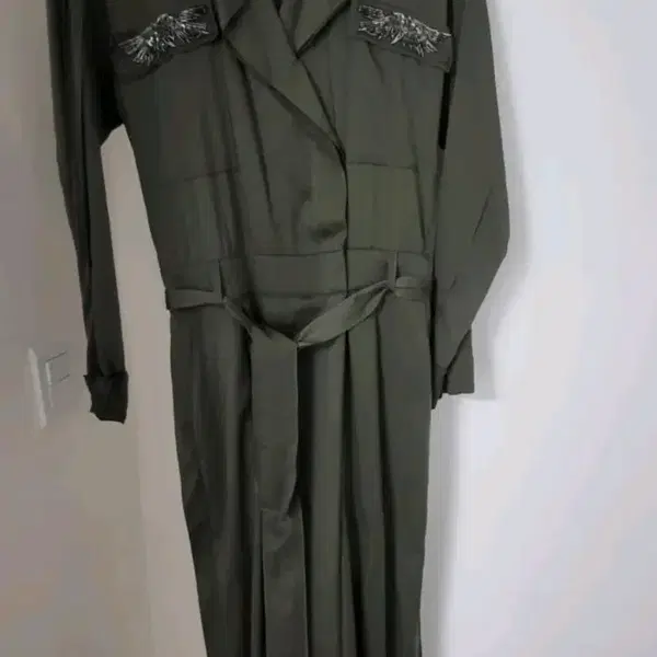오브제 점프수트