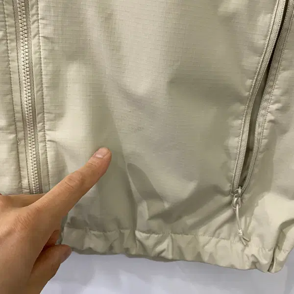 A923. 언더아머 로고 바람막이(2XL) - 4번째 이미지