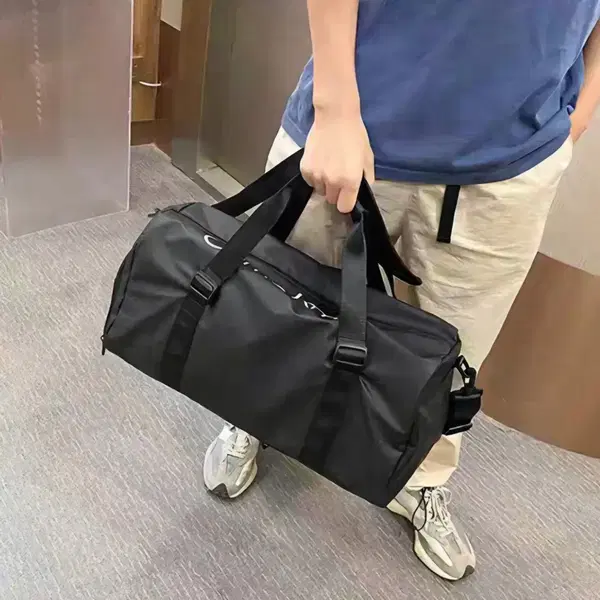 보스턴백 여행가방 헬스가방 대용량 생활방수 남여공용 <블랙> - 3번째 이미지