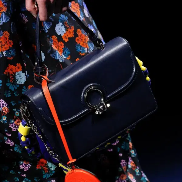 Versace Medusa Coin Purse Bag Charm - 7번째 이미지