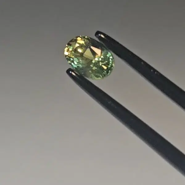 1.18ct 천연 비가열 옐로우 그린 사파이어 원석 나석 - 3번째 이미지