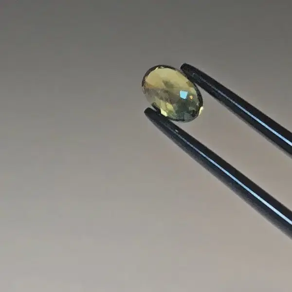 1.18ct 천연 비가열 옐로우 그린 사파이어 원석 나석 - 5번째 이미지