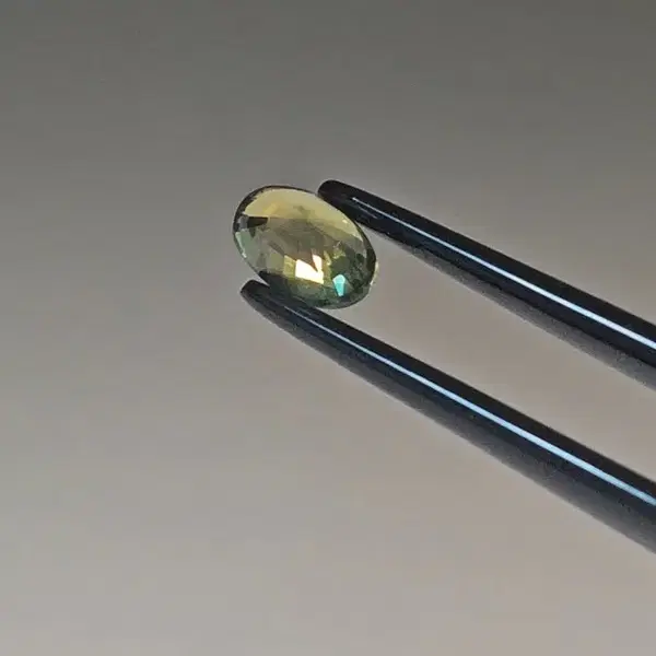 1.18ct 천연 비가열 옐로우 그린 사파이어 원석 나석 - 6번째 이미지