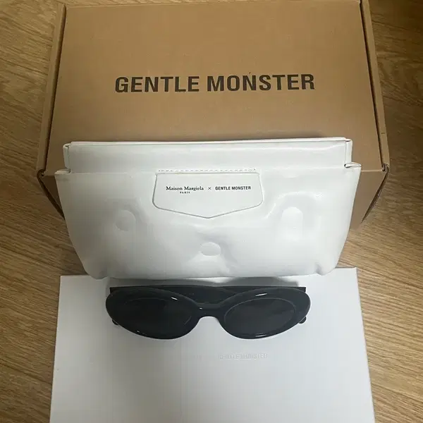 젠틀 몬스터 x 마르지엘라 MM005 블랙 블랙