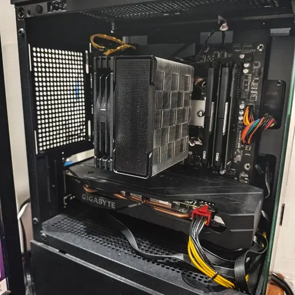2070 8gb 5500x3d 48gb pc 컴퓨터 본체 판매