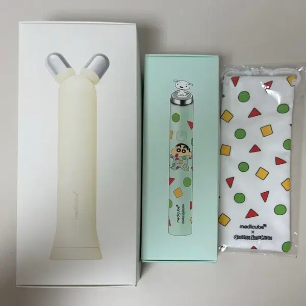 메디큐브 부스터 브이 롤러(중고) + 부스터 프로 미니(새상품) 일괄