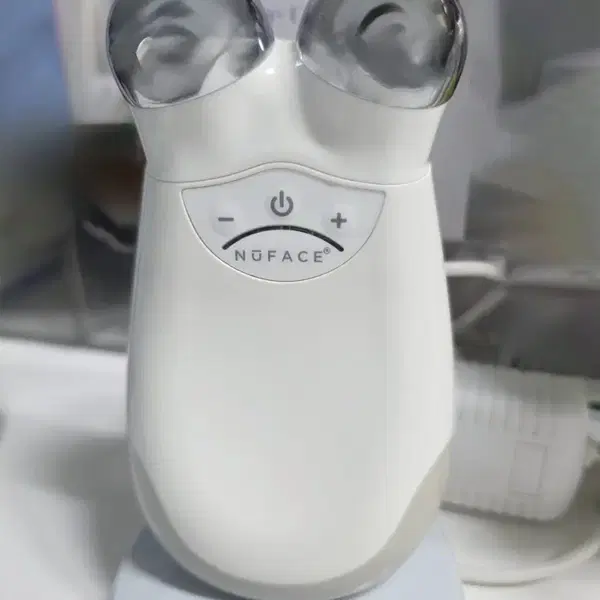 누페이스 트리니티 프로 리프팅 마사지기기 페이스 디바이스