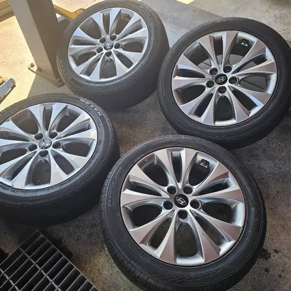 그랜저 HG 순정 245 45 18인치 휠타이어 tpms 있음 (쏘나타,K7,K5 가능)