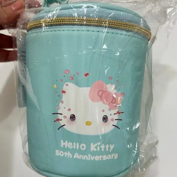 50주년 한정판 키티 원형 파우치