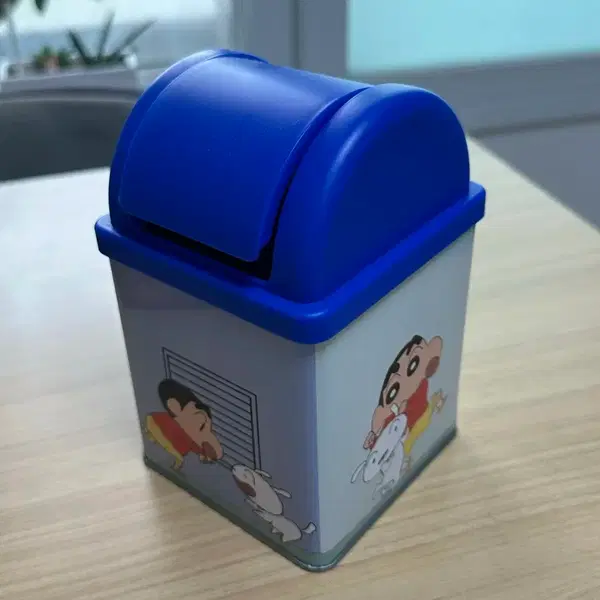 짱구 쓰레기통