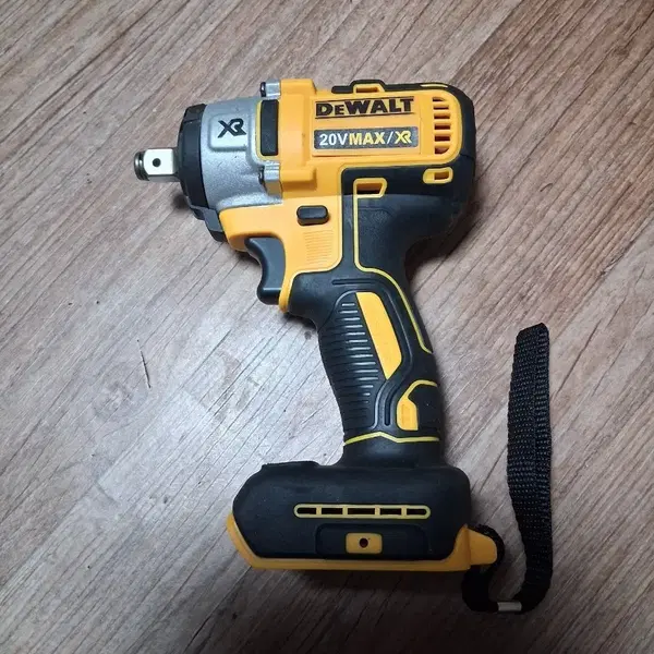 디월트 20V MAX/XR 임팩트 렌치