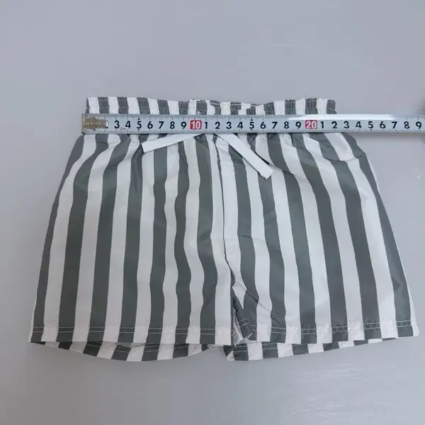 (미사용 새상품 수영복) H&M 키즈 스트라이프 반바지 수영복 (9-12개월) - 5번째 이미지