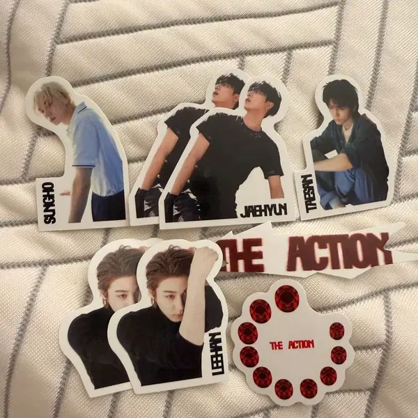 THE ACTION 스티커 세트 판매합니다.